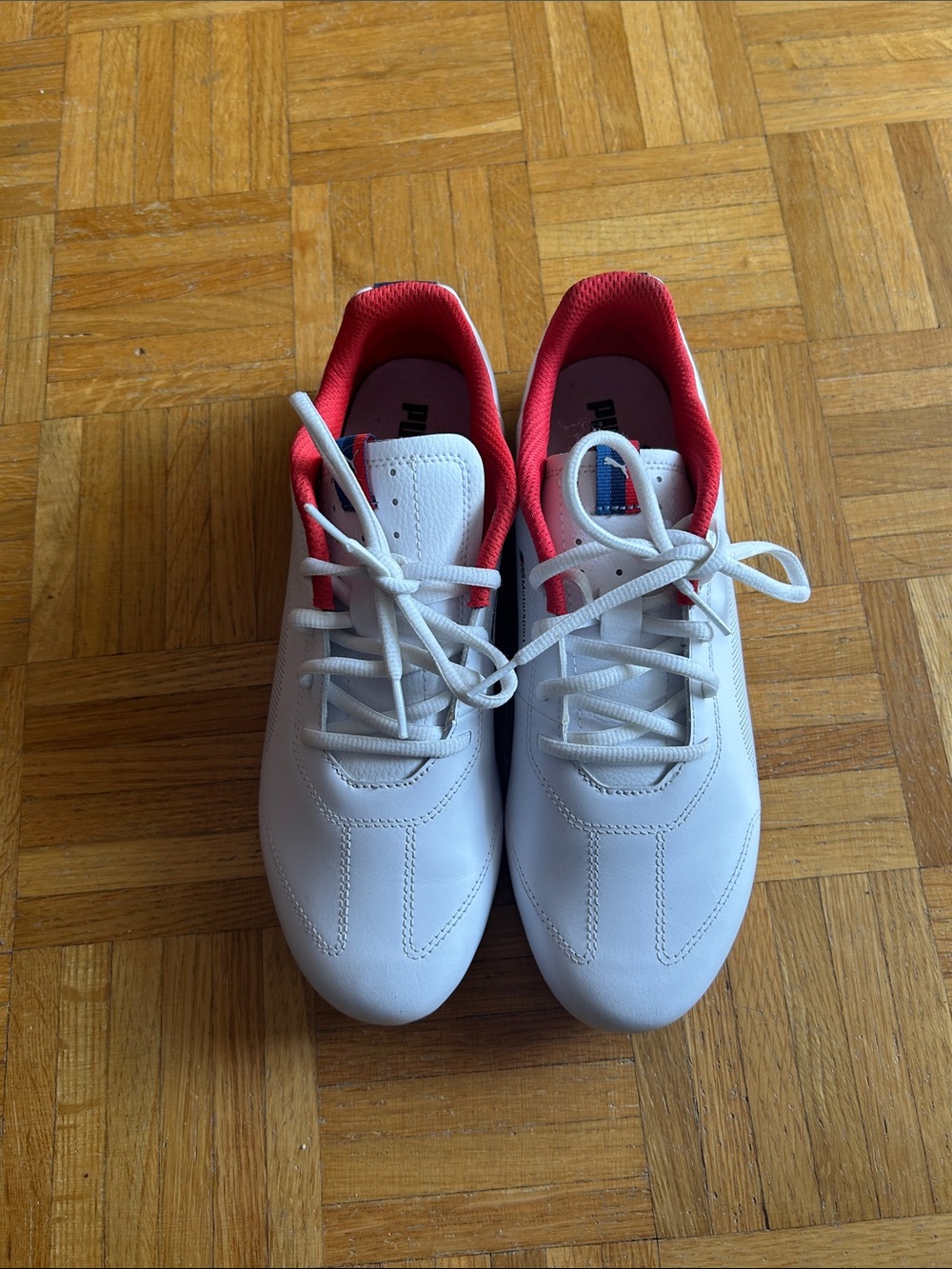 Puma Womens White Sneakers with Red Lining 9/5
